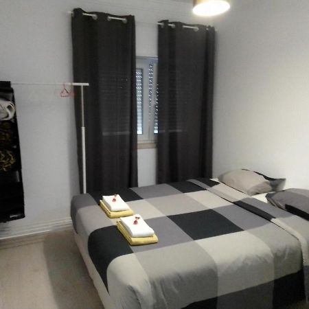 Guesthouse Marialva Park Corroios Bagian luar foto