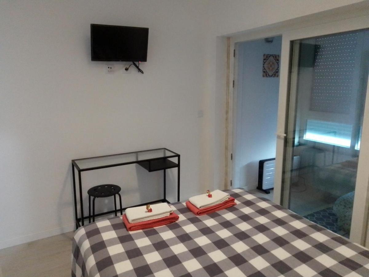 Guesthouse Marialva Park Corroios Bagian luar foto