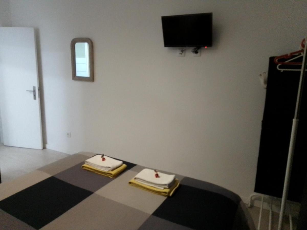 Guesthouse Marialva Park Corroios Bagian luar foto
