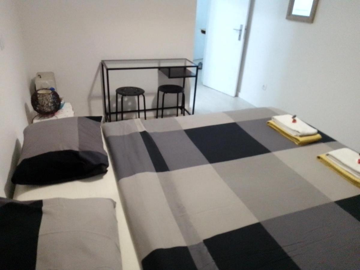 Guesthouse Marialva Park Corroios Bagian luar foto